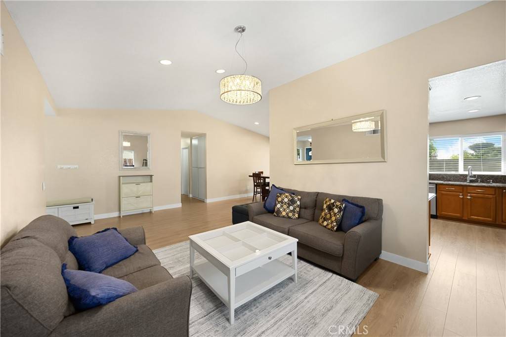 San Bernardino, CA 92407,5877 Cynthia ST