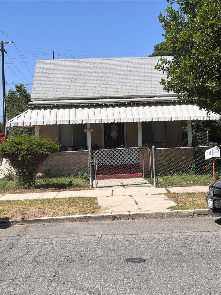 207 E O ST, Colton, CA 92324