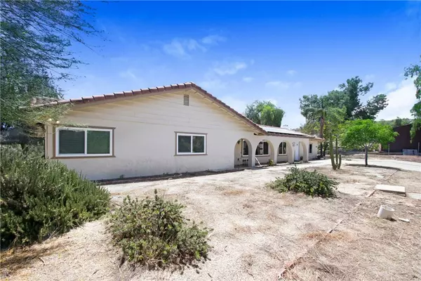 Nuevo, CA 92567,32015 Contour AVE