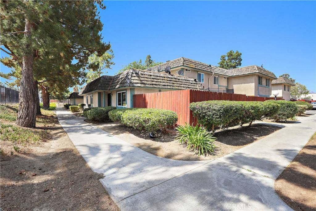 Riverside, CA 92507,2536 Bryn Mawr LN
