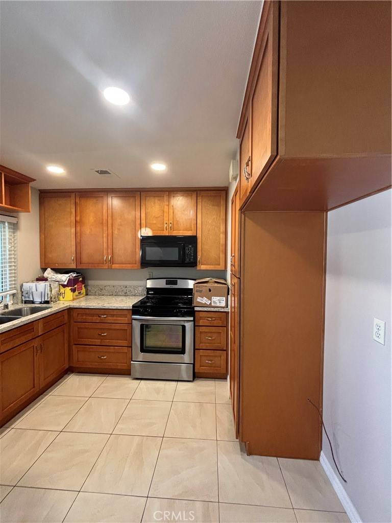 La Palma, CA 90623,5094 Via Maria