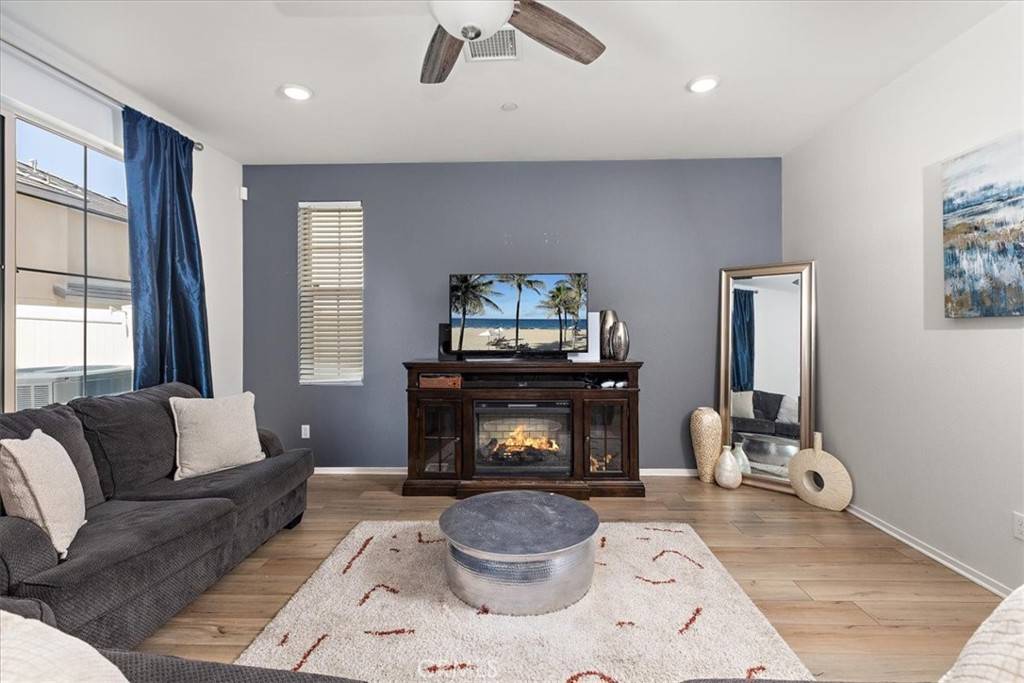 Rialto, CA 92376,955 W Jasmine WAY