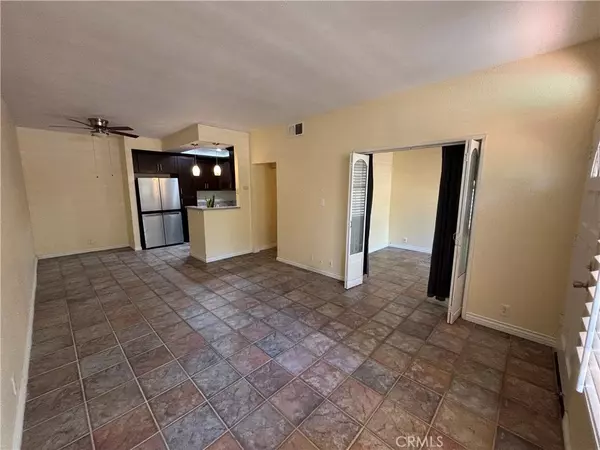 Rancho Santa Margarita, CA 92688,9 Silktassel #147