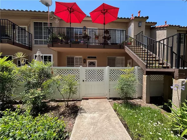 Rancho Santa Margarita, CA 92688,9 Silktassel #147