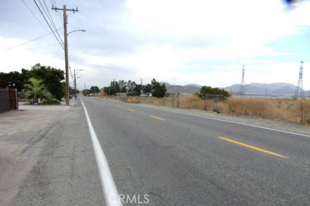 Bloomington, CA 92316,19398 Jurupa AVE