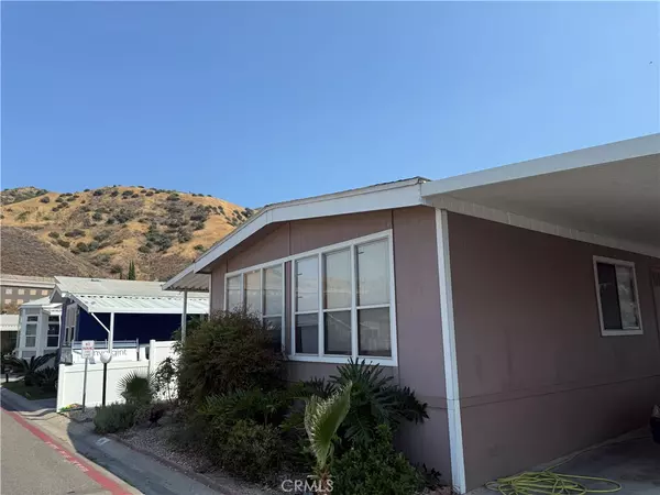 Corona, CA 92878,4901 Green River RD #98