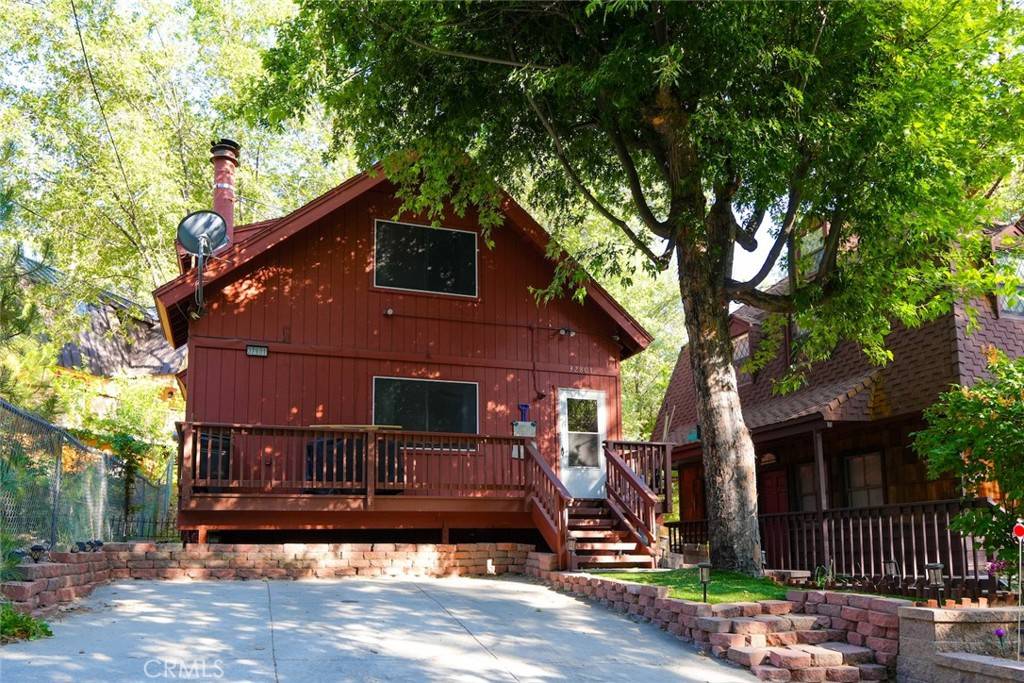 32801 Encina Dr, Running Springs, CA 92382