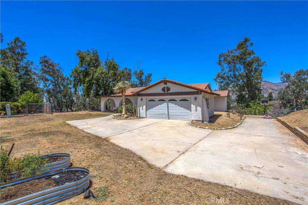 Mentone, CA 92359,32272 Florida AVE