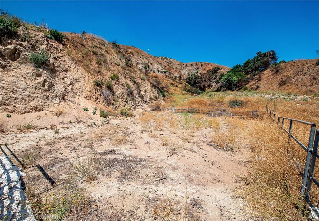 Pasadena, CA 91107,3597 Shaw Ranch RD
