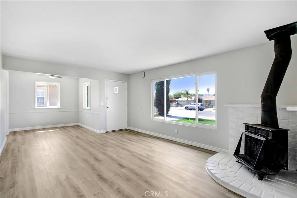Hemet, CA 92543,136 W Mayberry AVE