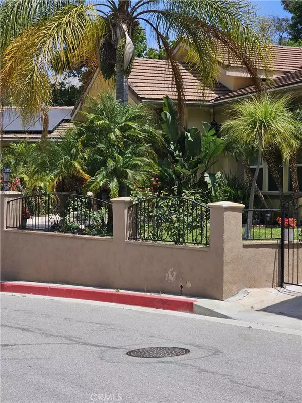 Sherman Oaks, CA 91423,3946 Knobhill DR