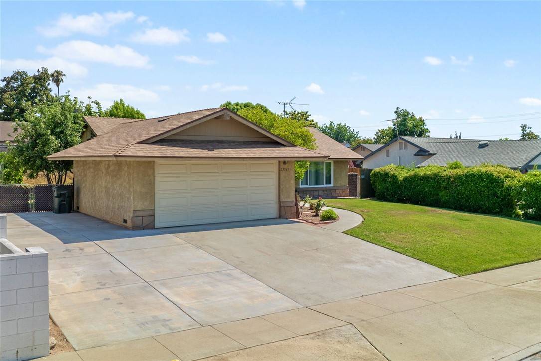 Grand Terrace, CA 92313,22567 RAVEN WAY
