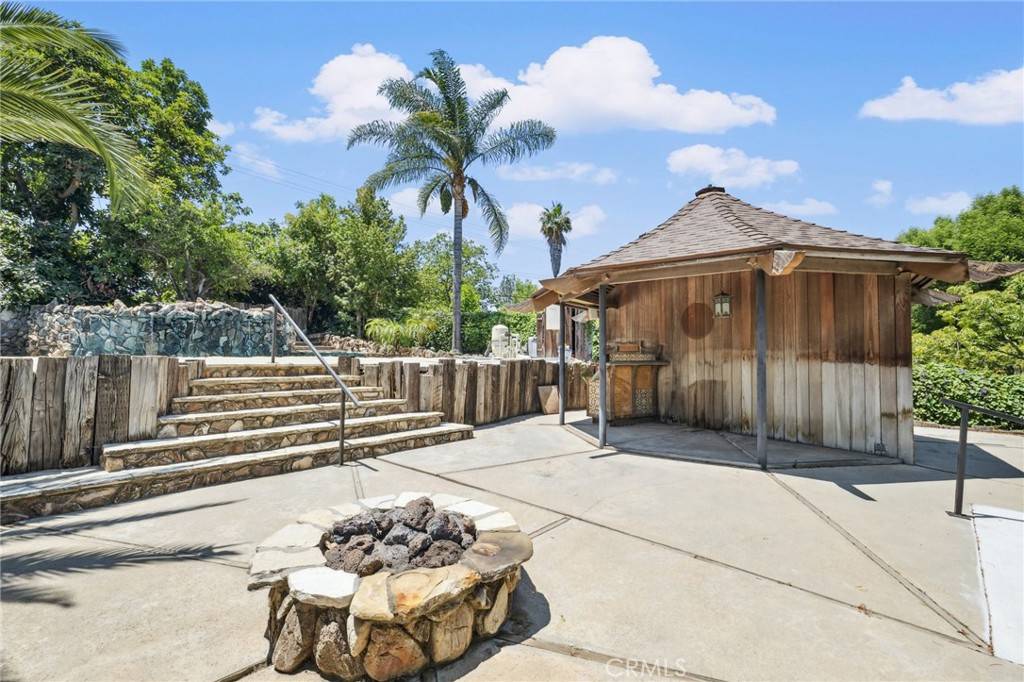 Riverside, CA 92506,1296 Tiger Tail DR