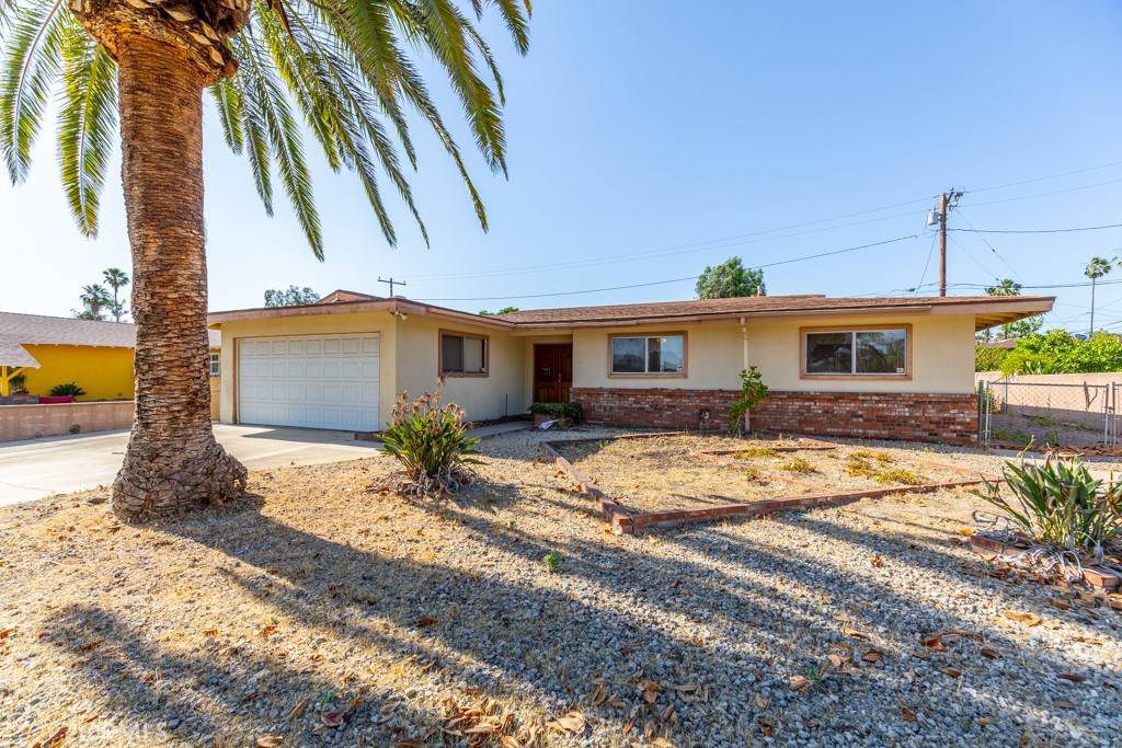 Fontana, CA 92335,17480 Fontlee LN