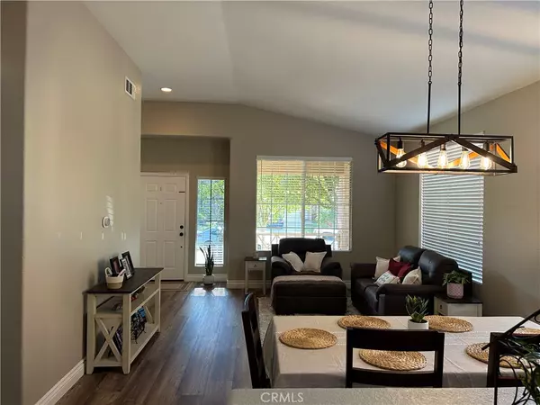Corona, CA 92883,27298 Buffalo TRL