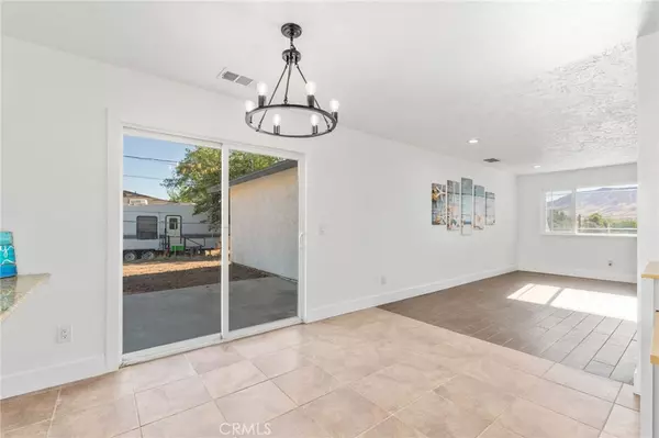 Hesperia, CA 92345,7990 Arrowhead Lake RD