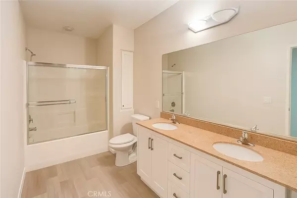 Irvine, CA 92612,3157 Watermarke PL