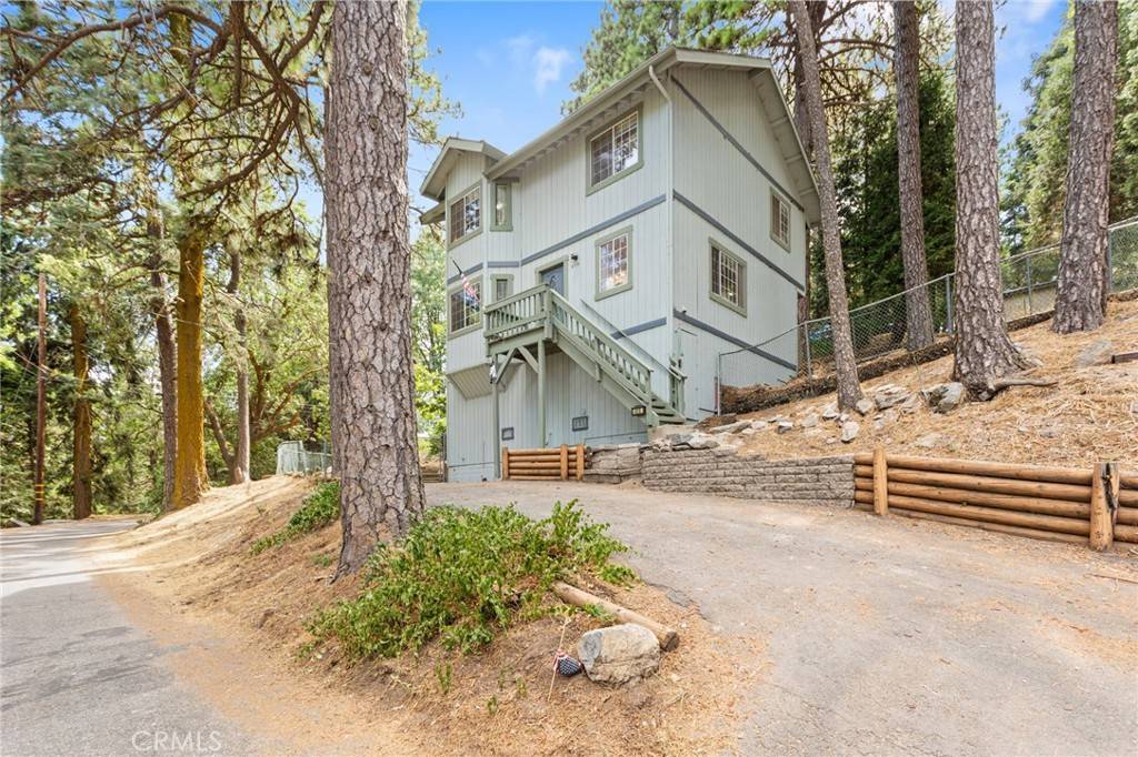 419 Hartman CIR, Cedarpines Park, CA 92322