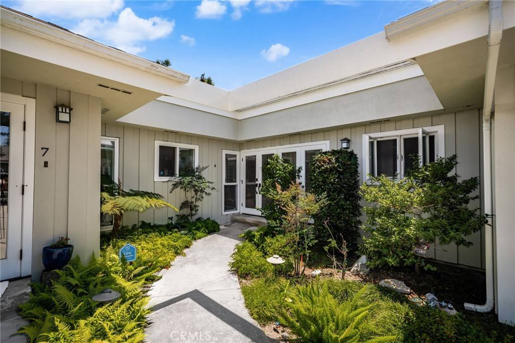 Laguna Beach, CA 92651,1575 Via Capri #6