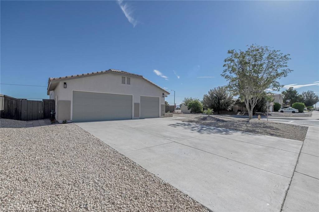 Adelanto, CA 92301,11490 Autumn ST