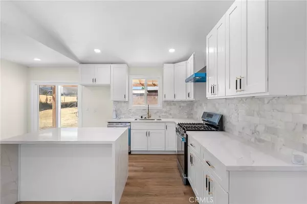 Rialto, CA 92376,530 E 3rd ST