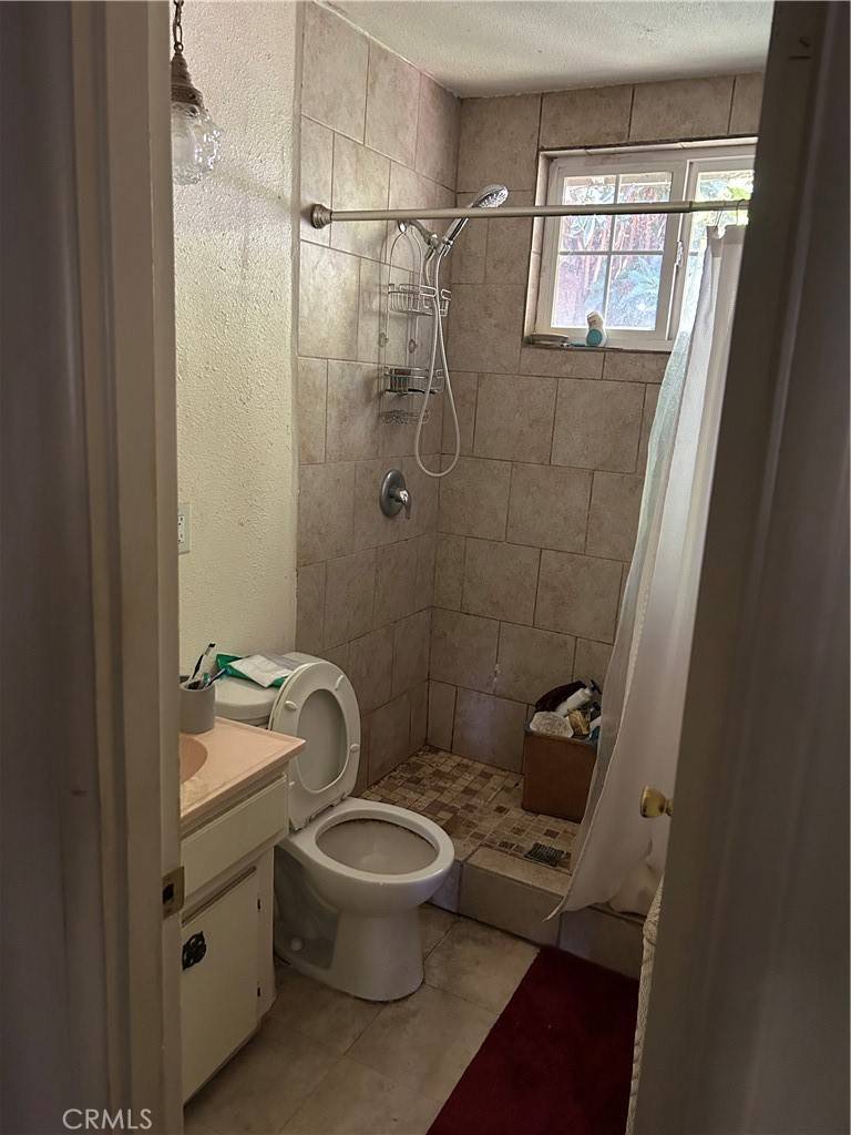 Azusa, CA 91702,1021 E Gaillard ST