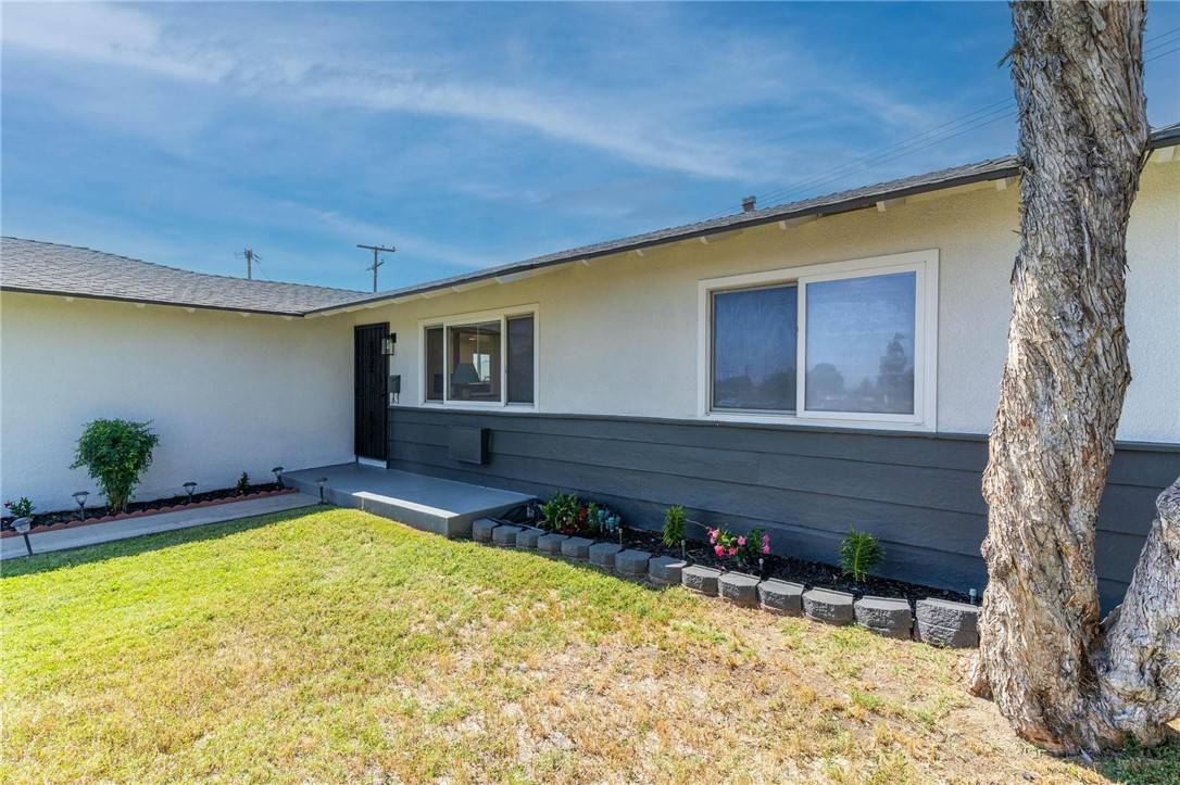 Montclair, CA 91763,4832 Olive ST