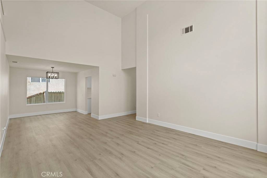 Jurupa Valley, CA 92509,5542 El Palomino DR