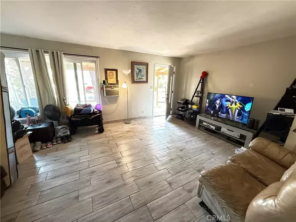 Corona, CA 92879,210 S Howard ST