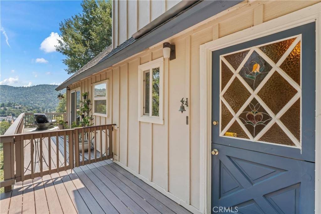 Crestline, CA 92325,328 Wylerhorn DR