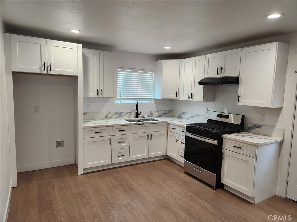 Colton, CA 92324,841 E H ST