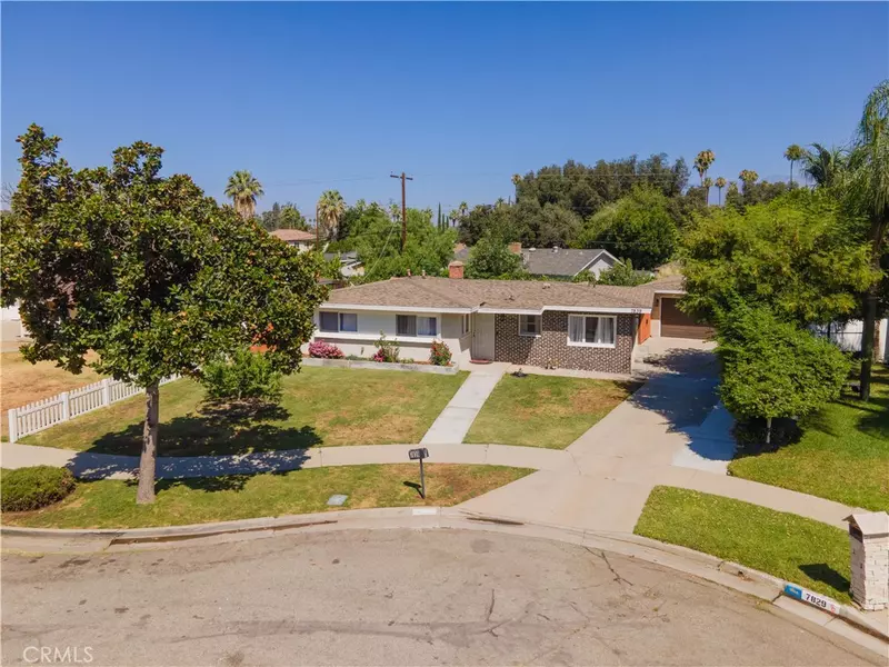 7839 Los Arboles PL, Riverside, CA 92504
