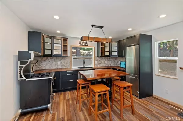 675 Pinnacle DR, Lake Arrowhead, CA 92352