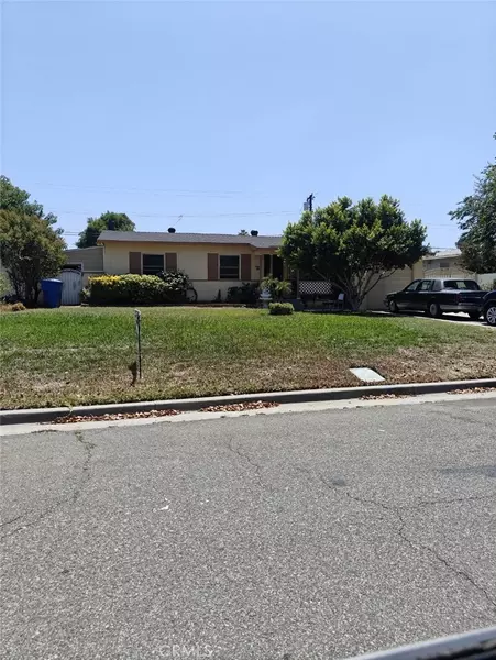 2428 Vasquez PL, Riverside, CA 92507