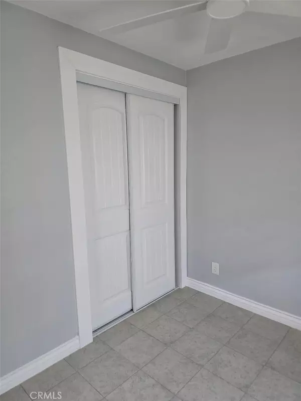 Fontana, CA 92335,8469 Cottonwood AVE