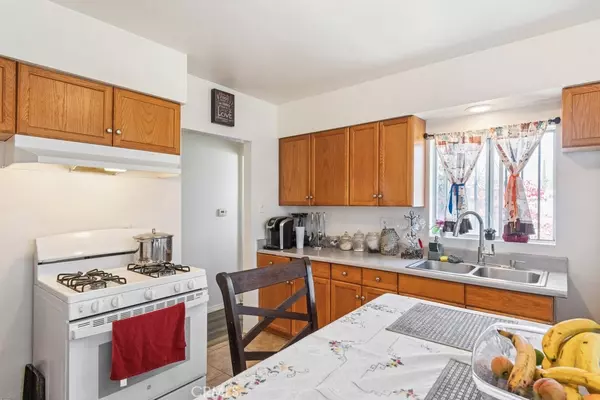 San Bernardino, CA 92405,257 W 25th ST