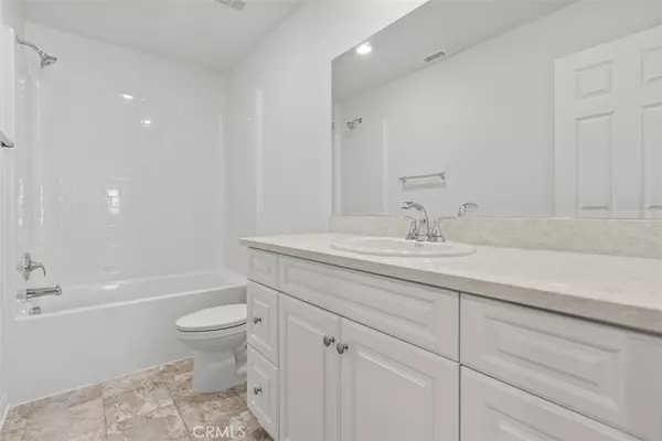 Lake Elsinore, CA 92530,913 Porta Marina LN