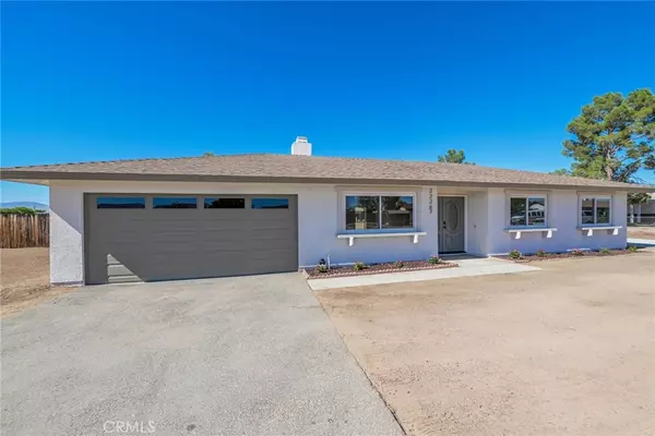 22267 Gayhead RD, Apple Valley, CA 92307