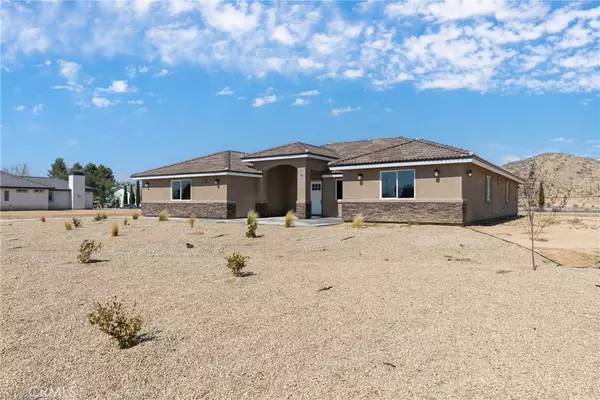 14490 Savannah CT, Apple Valley, CA 92307