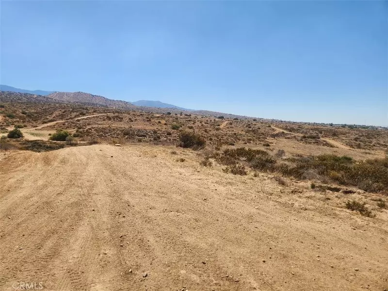123 Eaby RD, Phelan, CA 92371