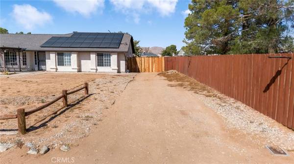 Apple Valley, CA 92307,15189 Tonikan RD