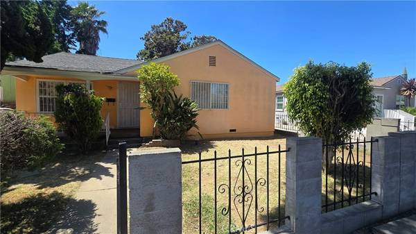 Los Angeles, CA 90047,2106 W 94th PL