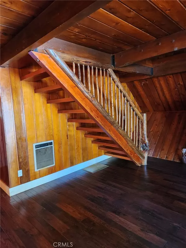 Running Springs, CA 92382,31502 Hilltop DR