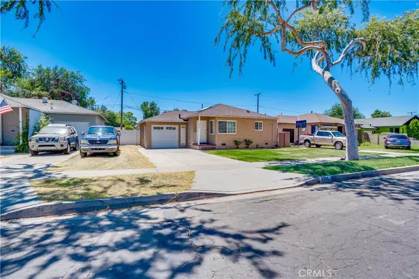 Fullerton, CA 92833,2304 W Flower AVE