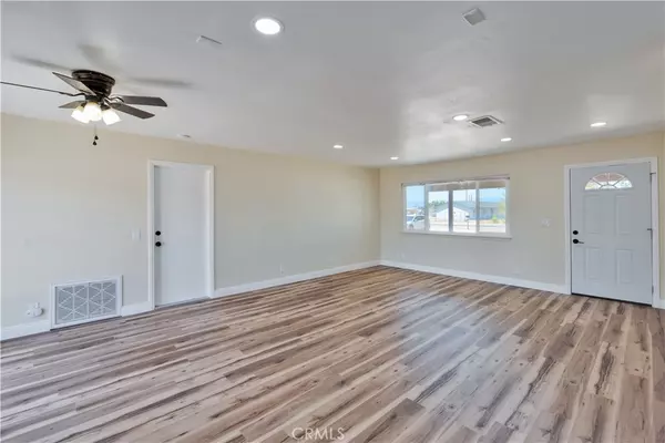Apple Valley, CA 92308,10711 Navajo RD
