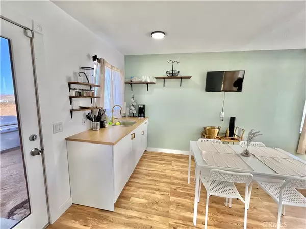 55778 Sunnyslope DR, Landers, CA 92285