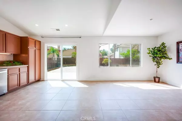 Fontana, CA 92336,14141 Tuolumne CT