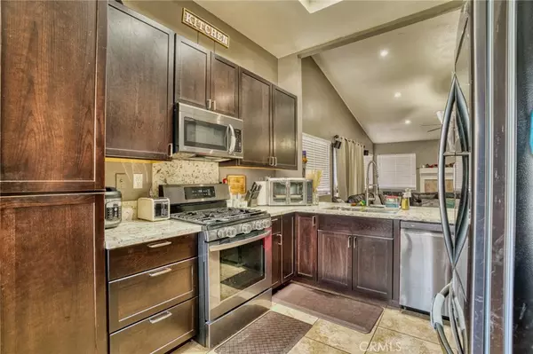 Palmdale, CA 93552,5802 Russ PL
