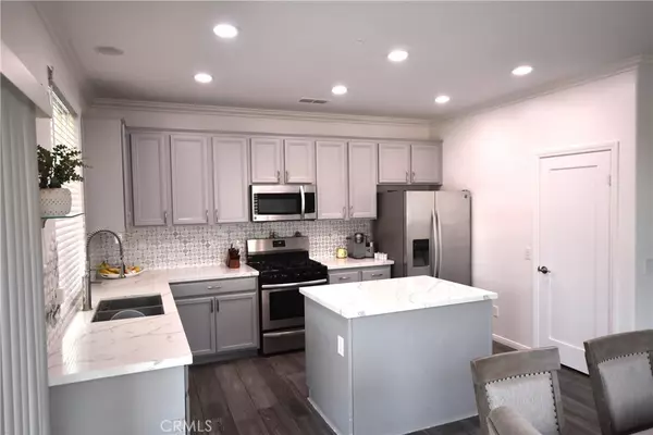 Fontana, CA 92335,9226 Cattail LN