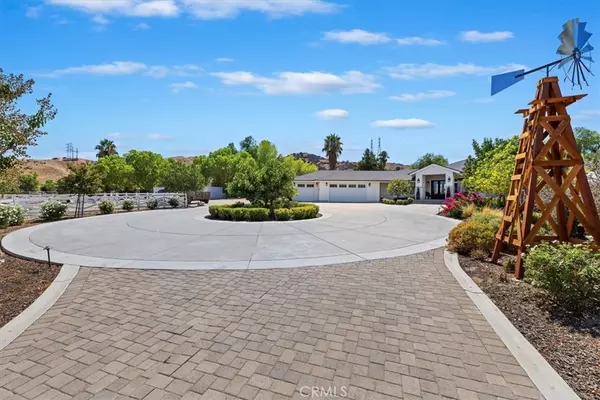 Redlands, CA 92373,8275 Deadwood CT